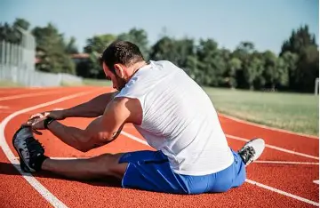 体が硬いと、なぜ変わりにくいのか？